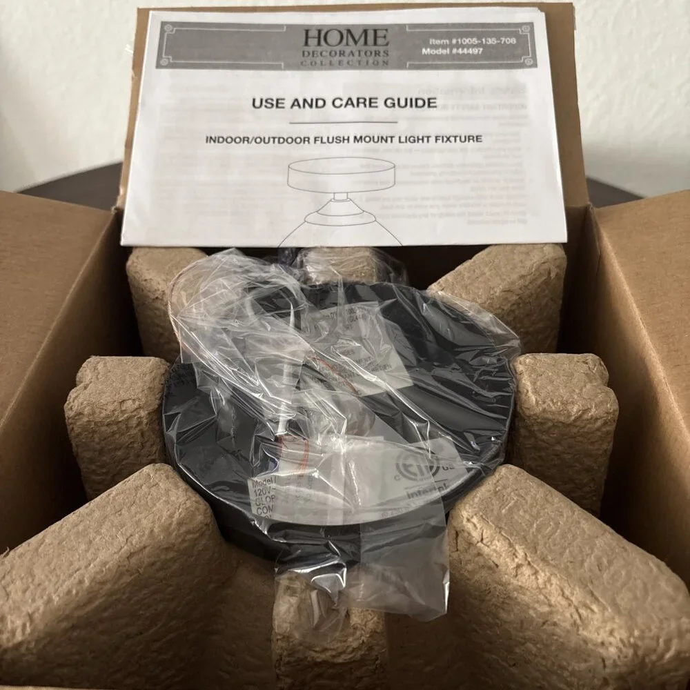 NIB! HDC Everly Exterior Flush Mount Item #1005-135-707 (Model #44497) 9.1” x 8”